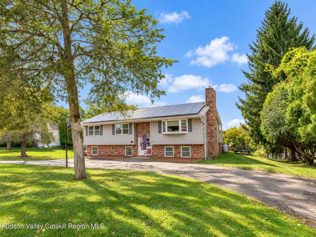 411 Linderman Avenue, Kingston