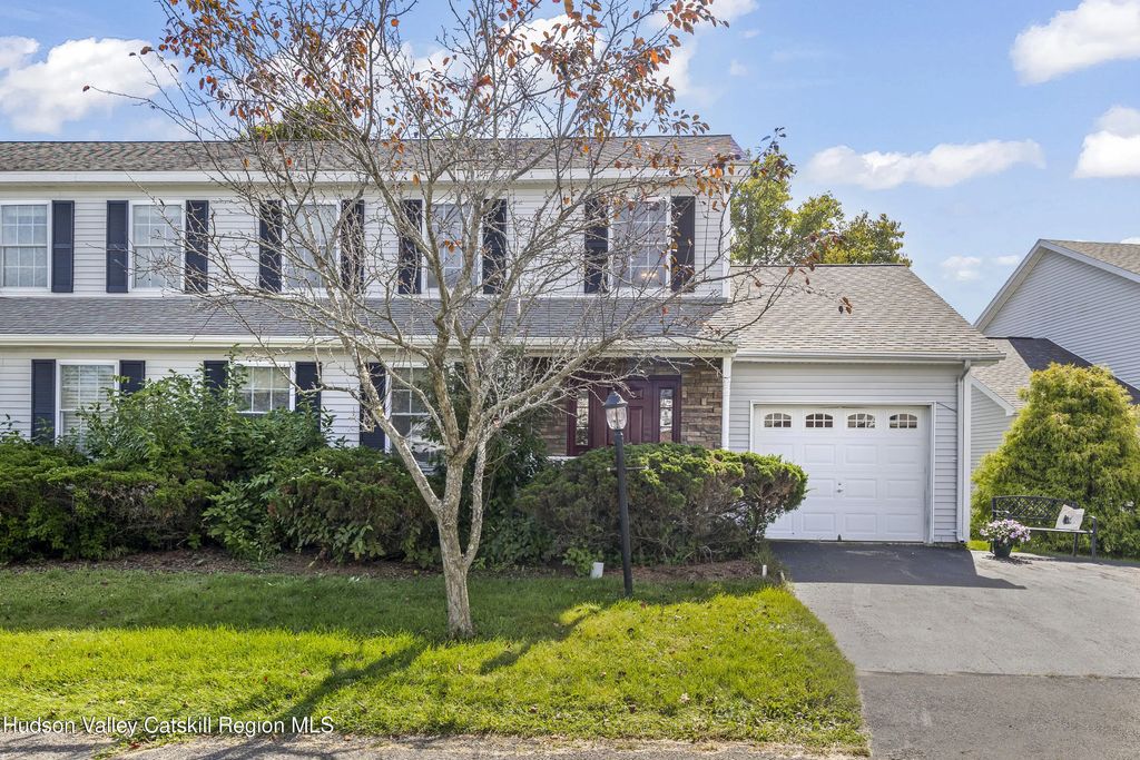 21 Van Winkle Road, Hudson