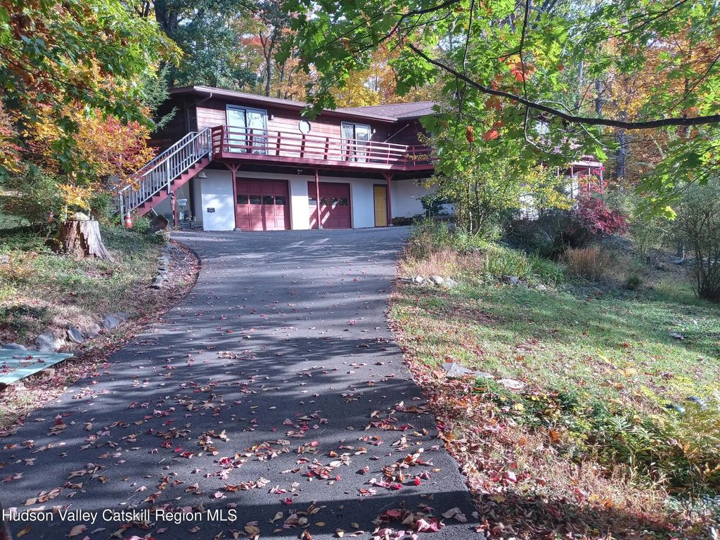 12 Mountain Valley Road, Boiceville