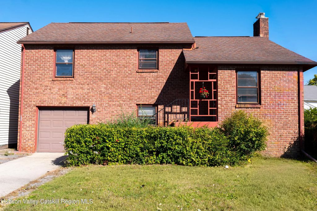 154 Lampman Avenue, Port Ewen