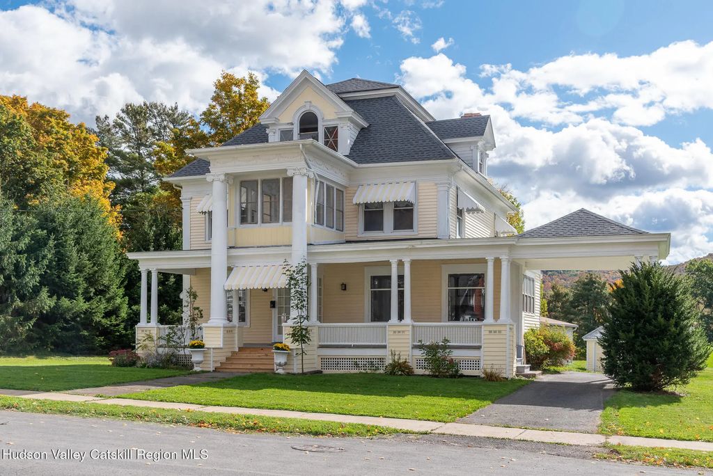 13 West End Avenue, Stamford