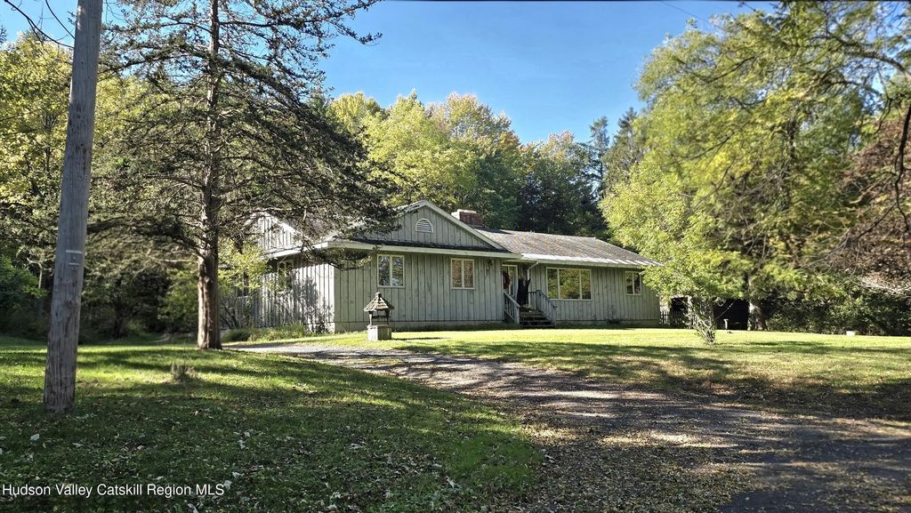 341 White Mills Road, Valatie