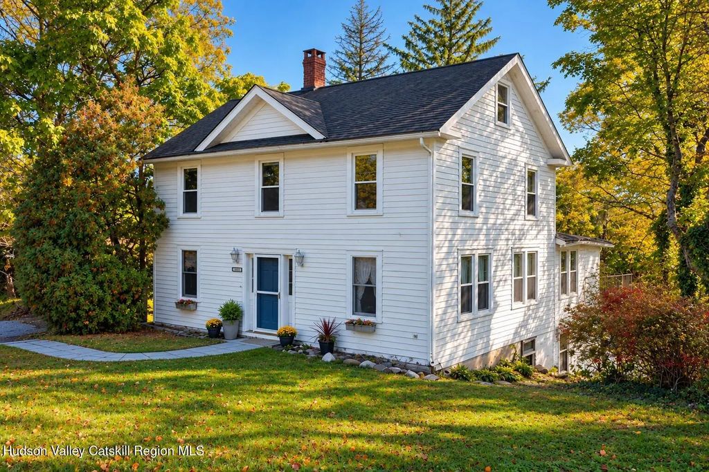 8874 Route 9w, Athens