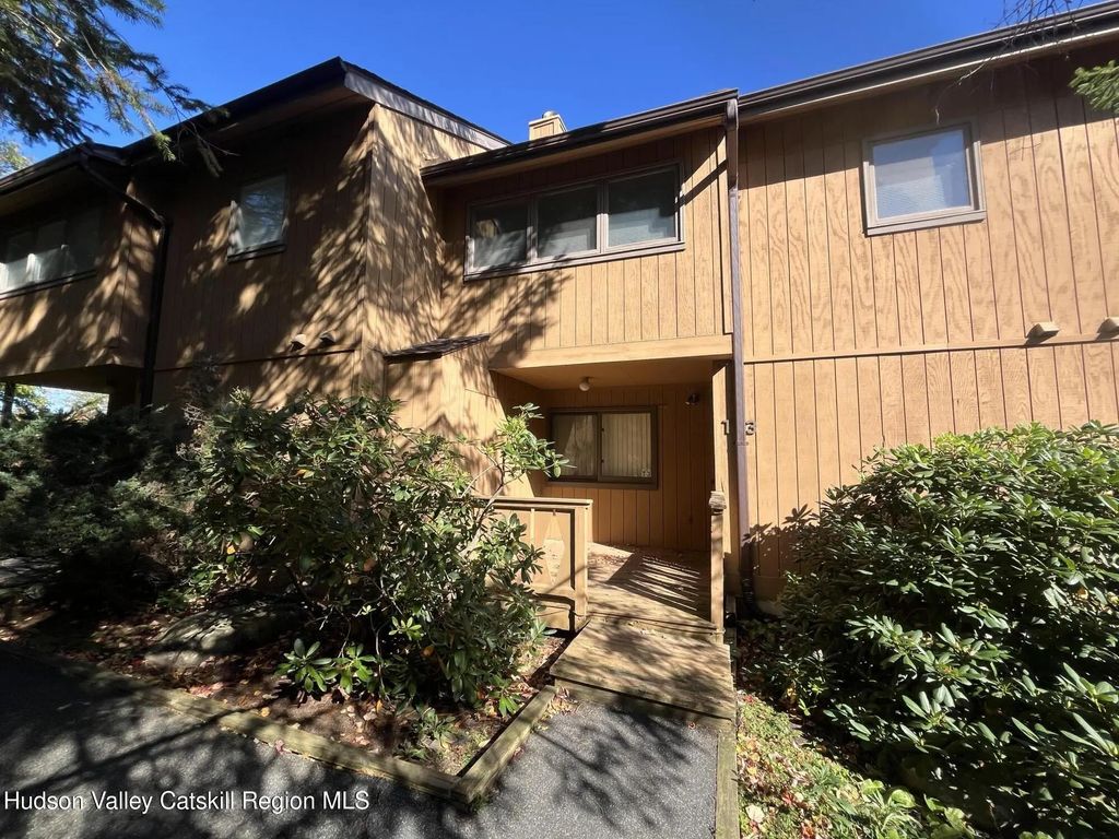 75 Highlands Drive T-3, Hunter