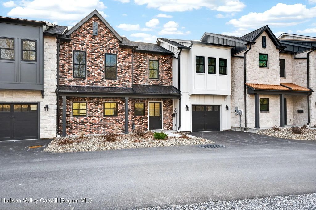 14 Icehouse Drive, Saugerties