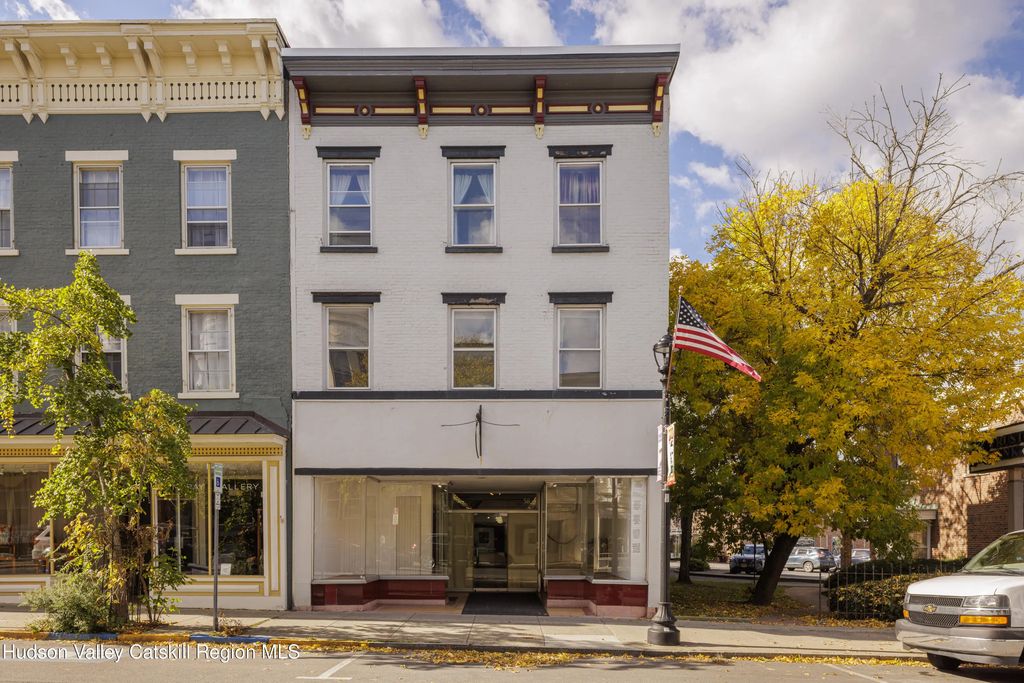 511 Warren Street, Hudson