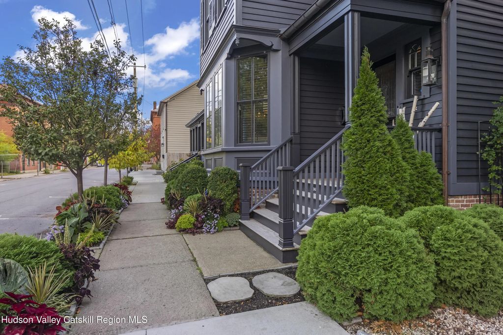 247 Union Street, Hudson