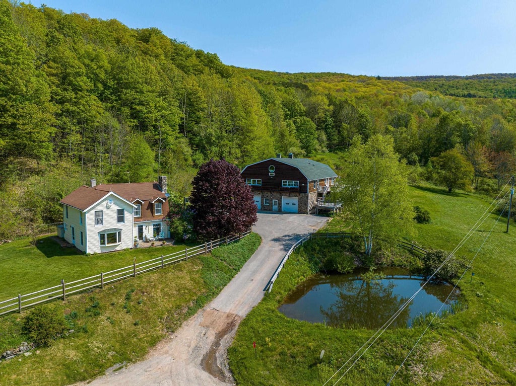 12-14 Armstrong Road, Hardenburgh