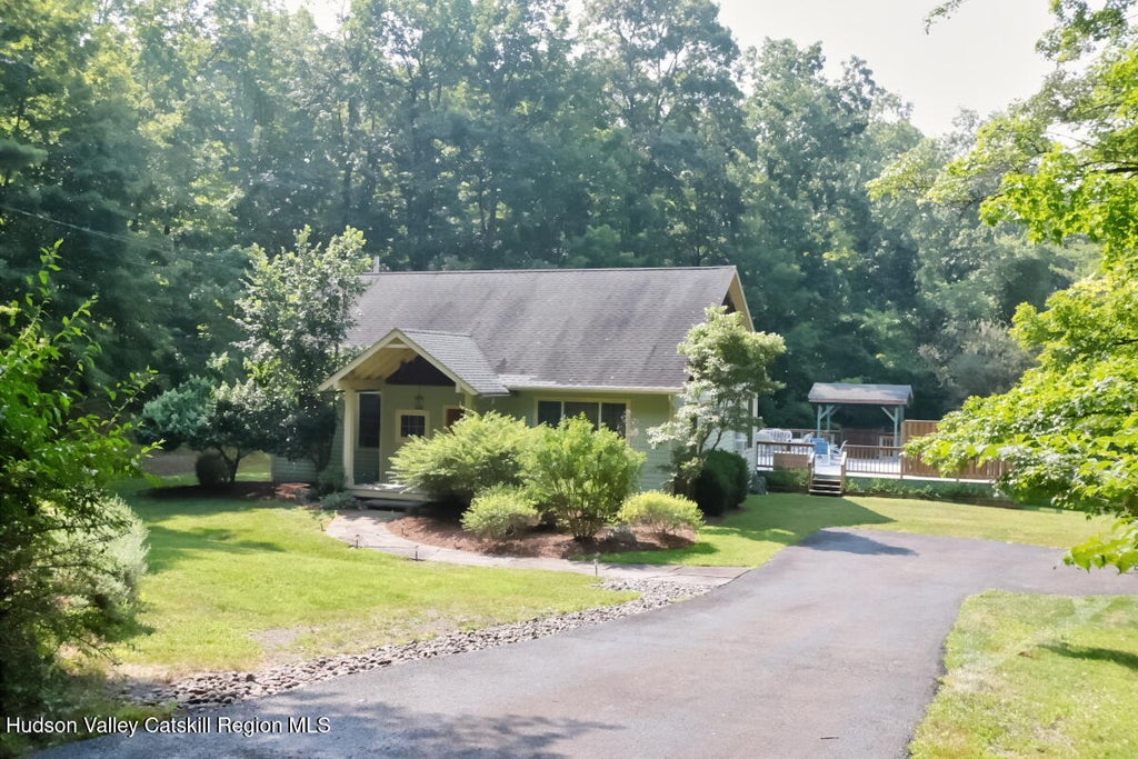 211 Johnson Hill Road, Kingston