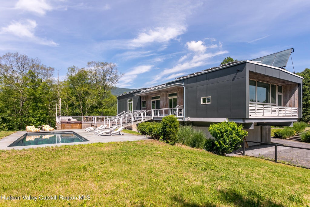 115 Band Camp Road, Saugerties