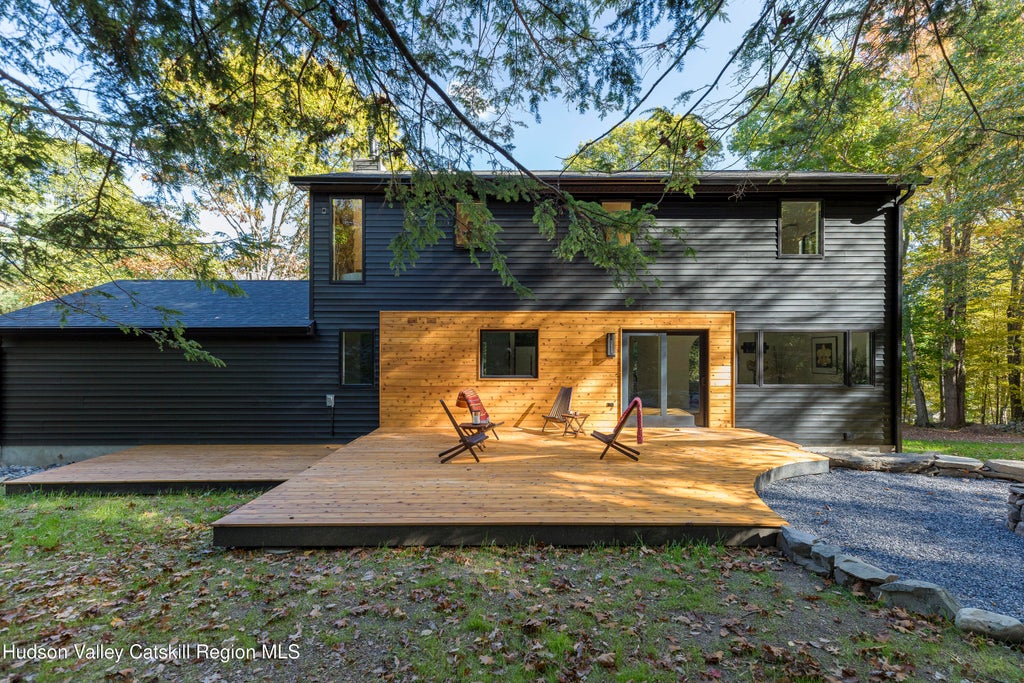 520 Plutarch Road, Highland