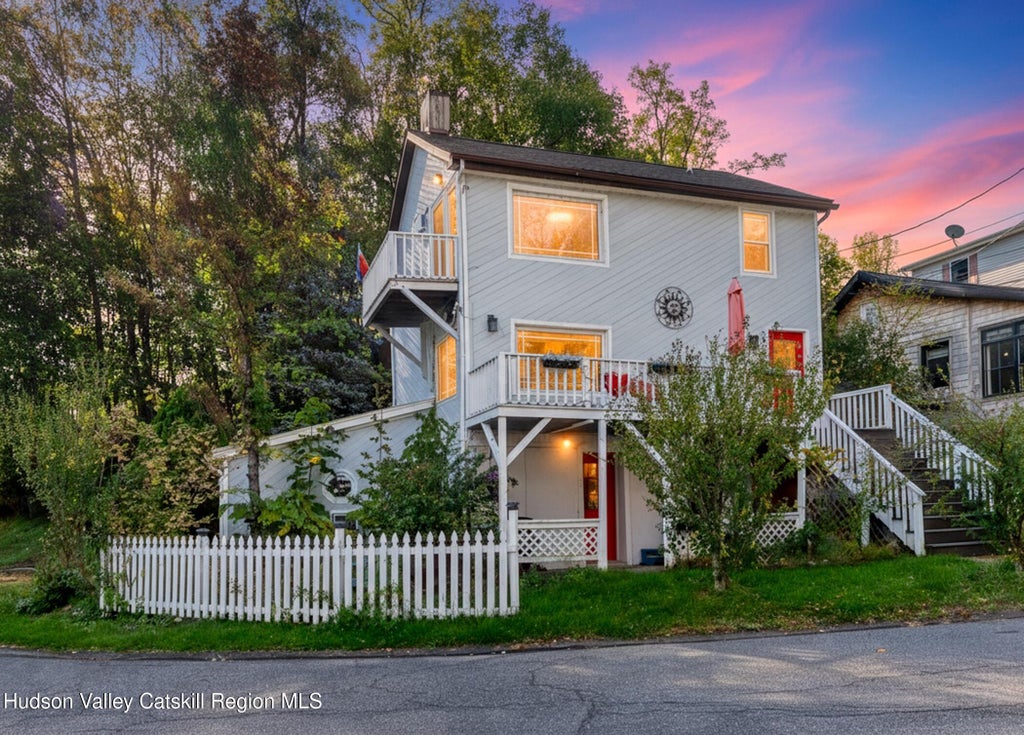105 Canal Street, Port Ewen