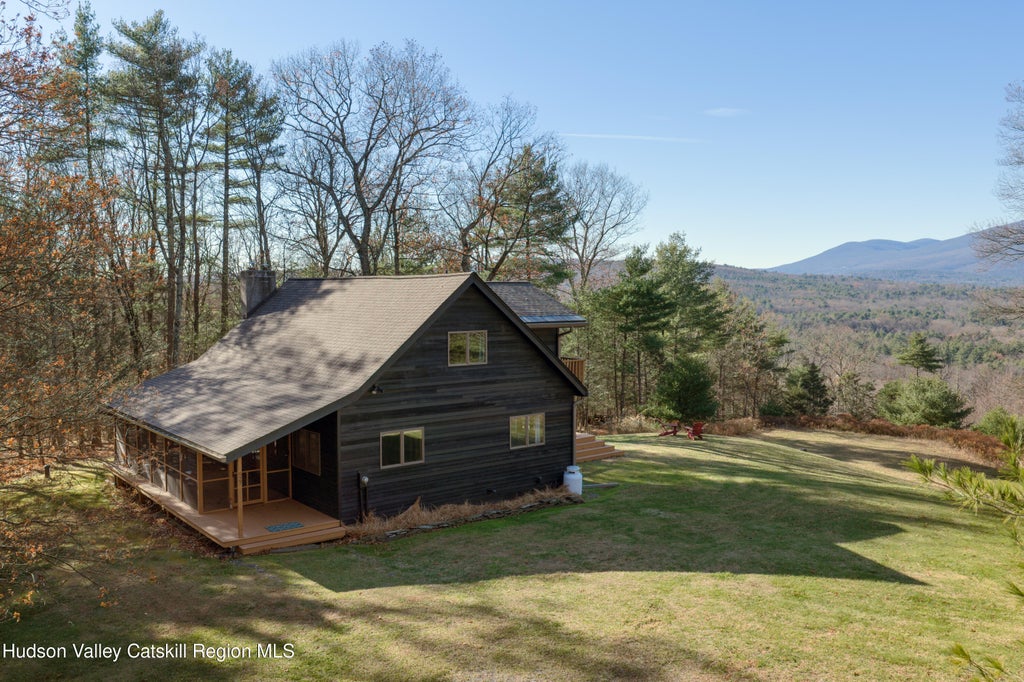 827 Ashokan Road, Kingston