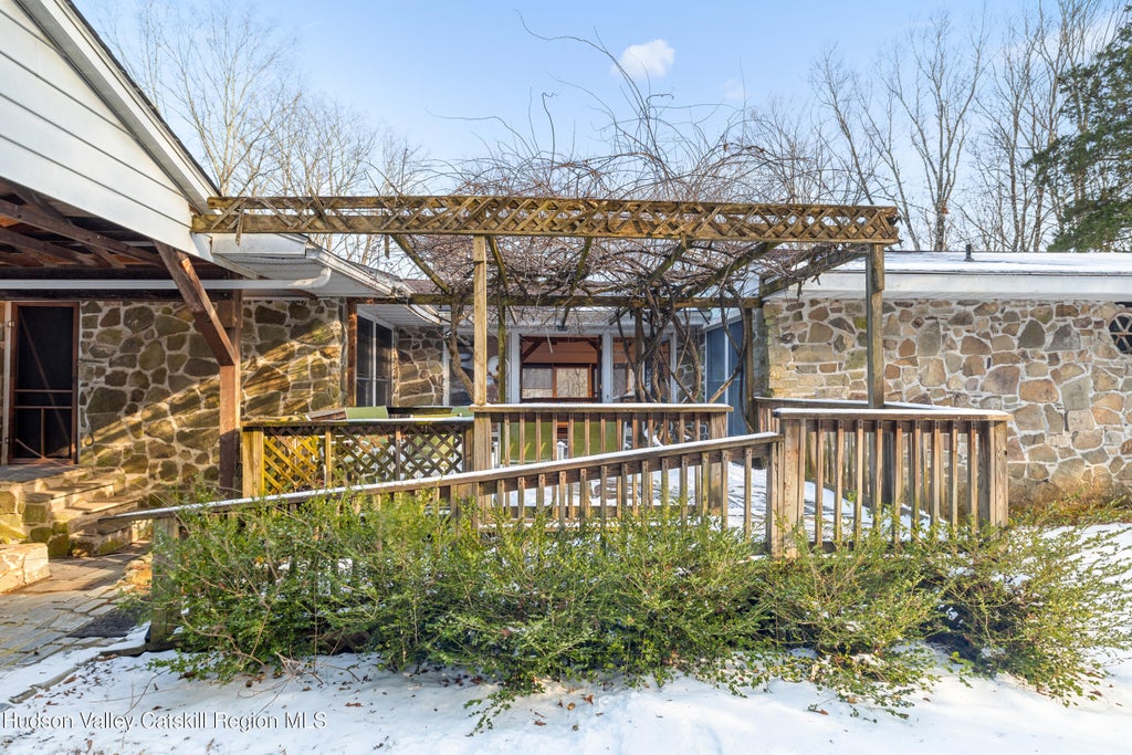 660 N Chodikee Lake Road, Highland