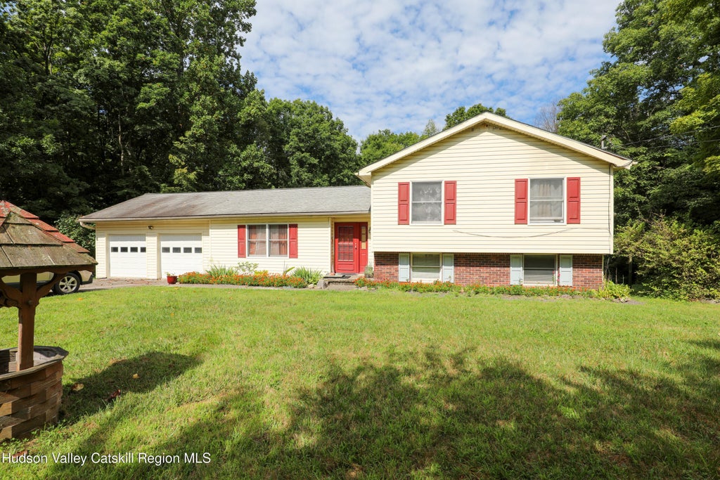 38 Roxanne Boulevard, Highland