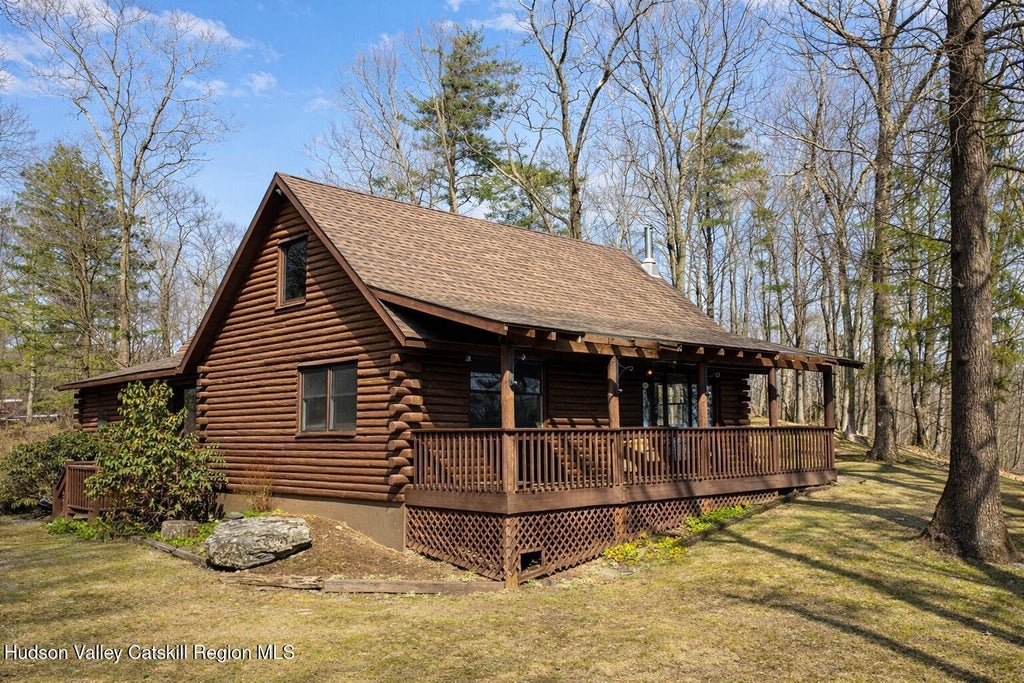 380 Easy Street, Catskill