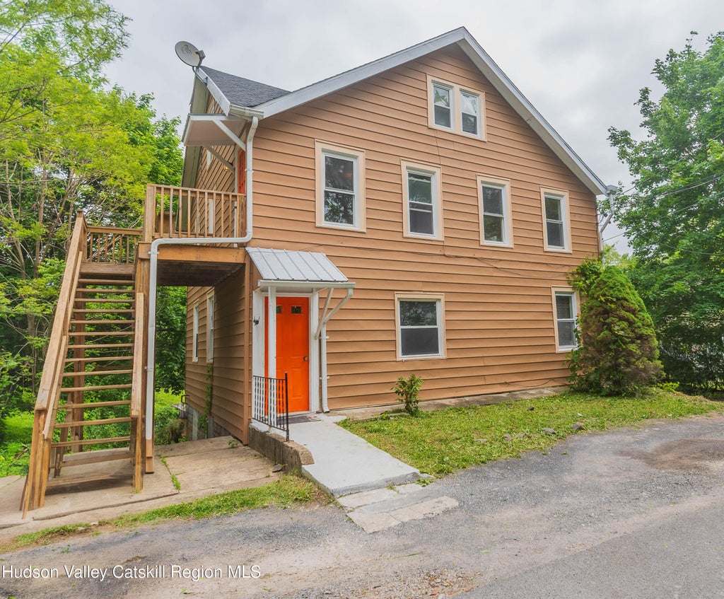 24 Grove Street, Cairo