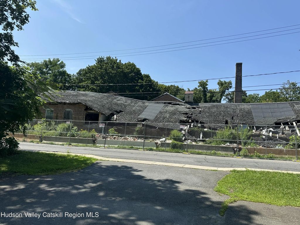 1306 River Street, Valatie