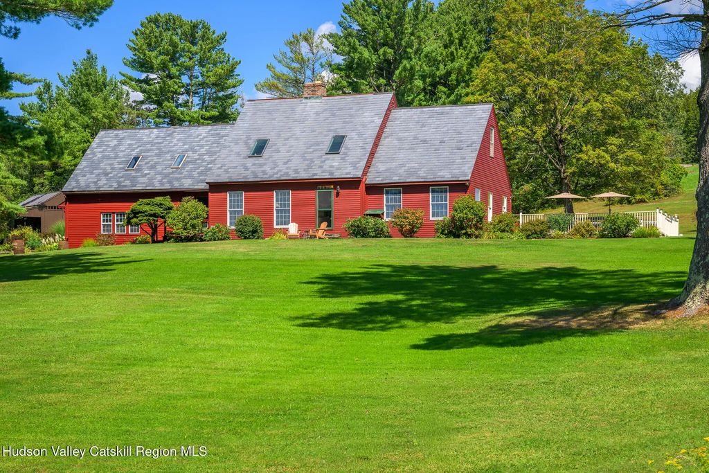 21 Stone House Road, Canaan