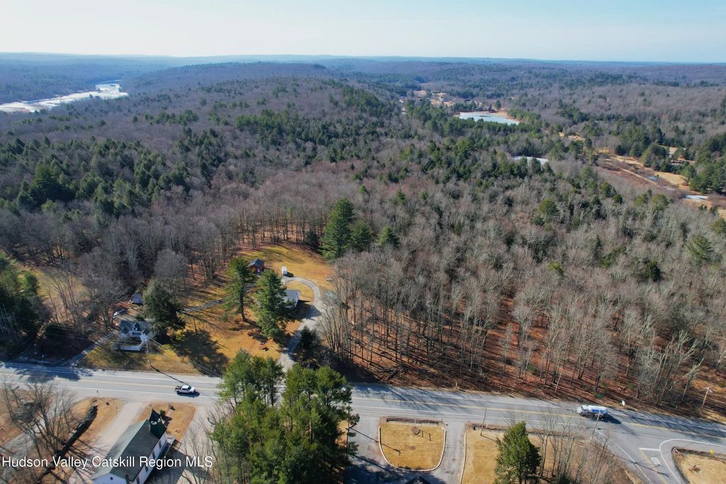 1095 State Route 17b, Mongaup Valley