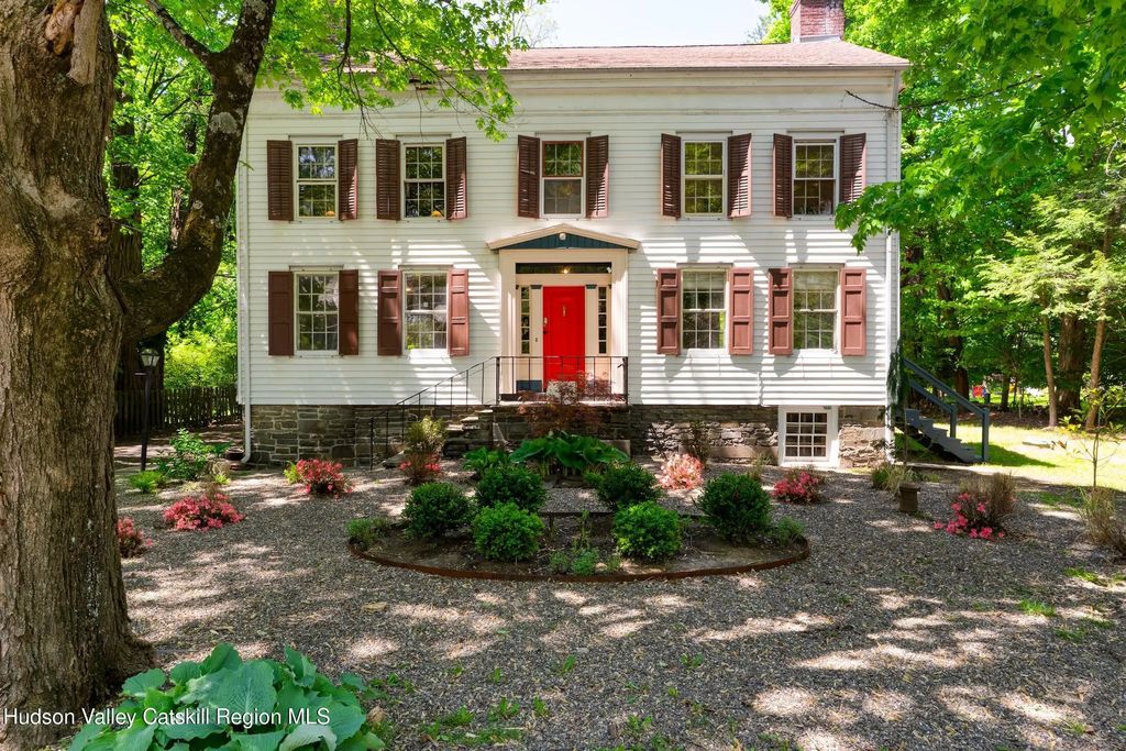 3714 Main Street, Stone Ridge