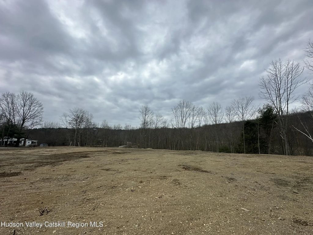 64 Palmer Road, Claverack
