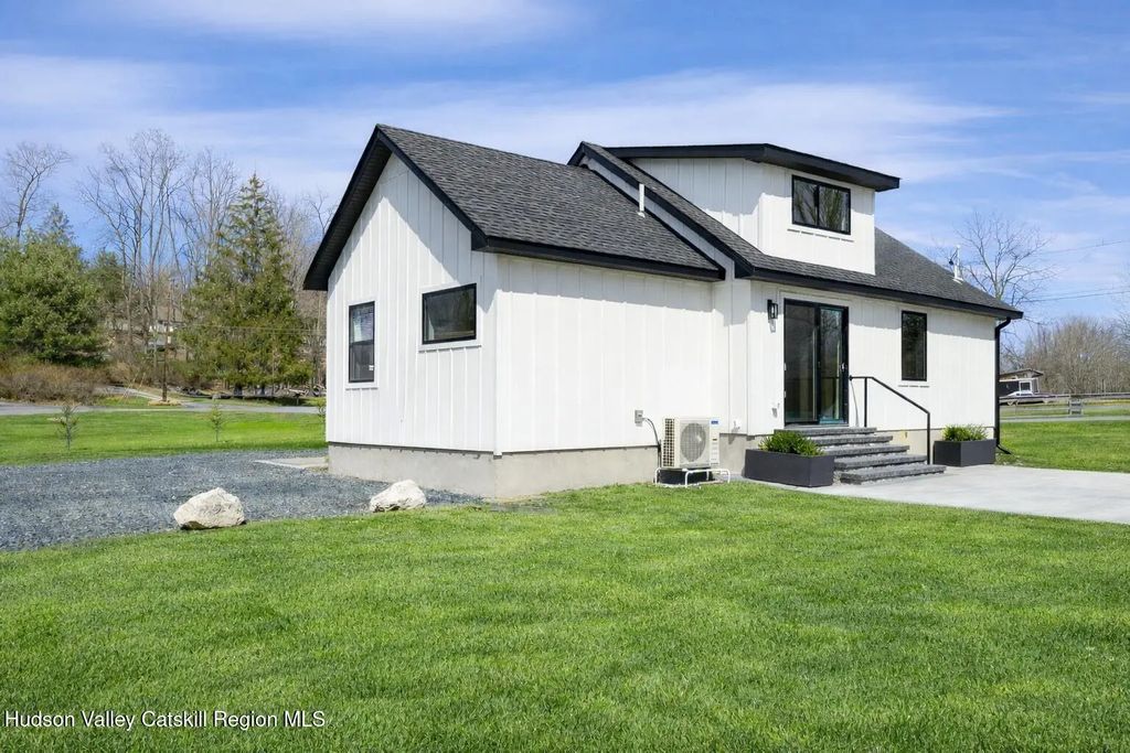 119 Bakertown Road, Accord