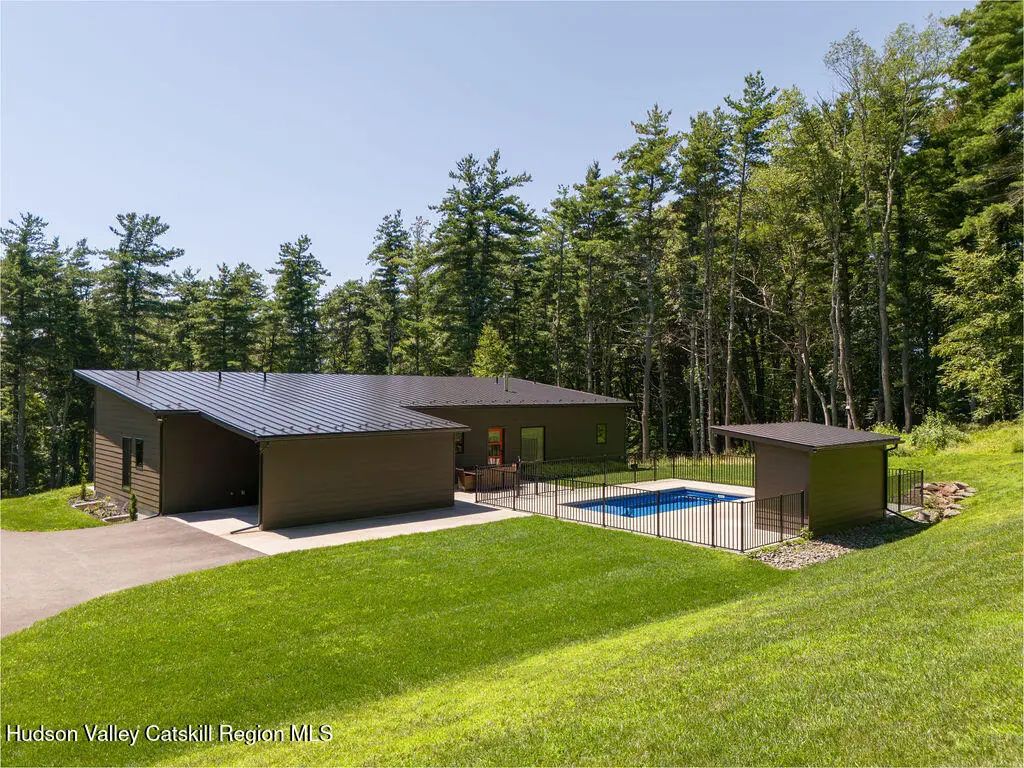 501 Birch Street, Craryville