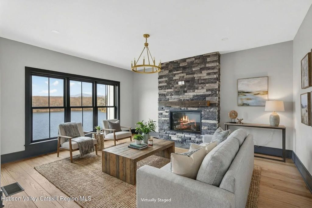 16 Icehouse Drive, Saugerties