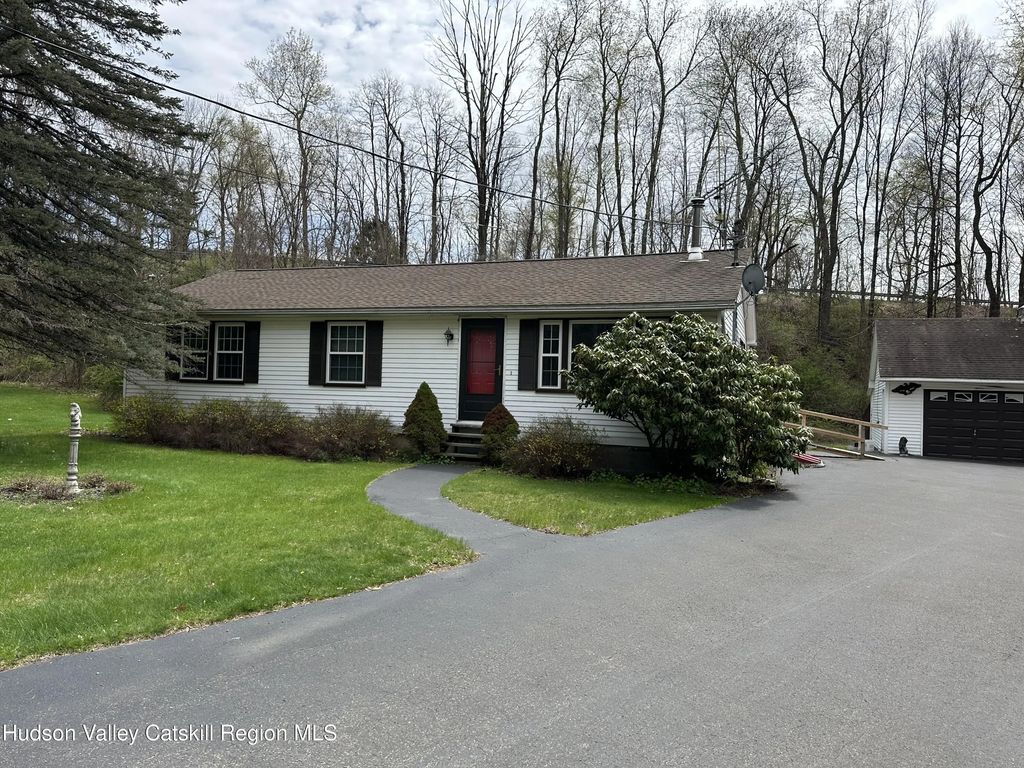 11 Kinderhook Lane, New Lebanon