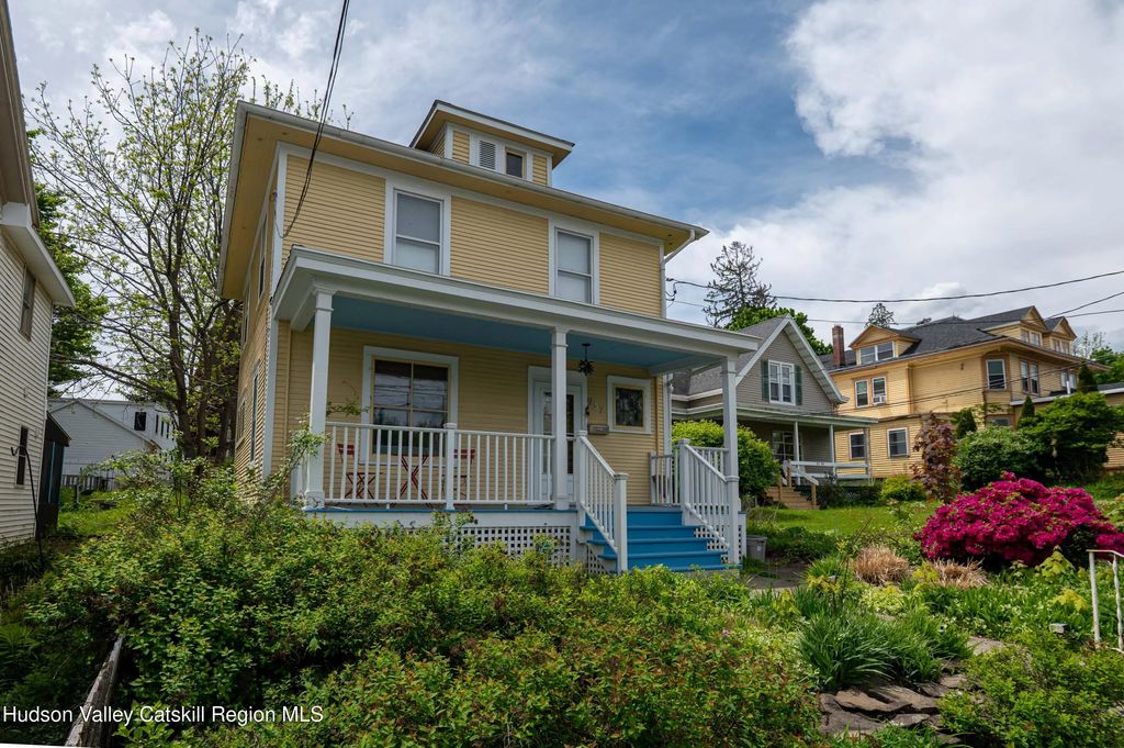 957 Columbia Street, Hudson