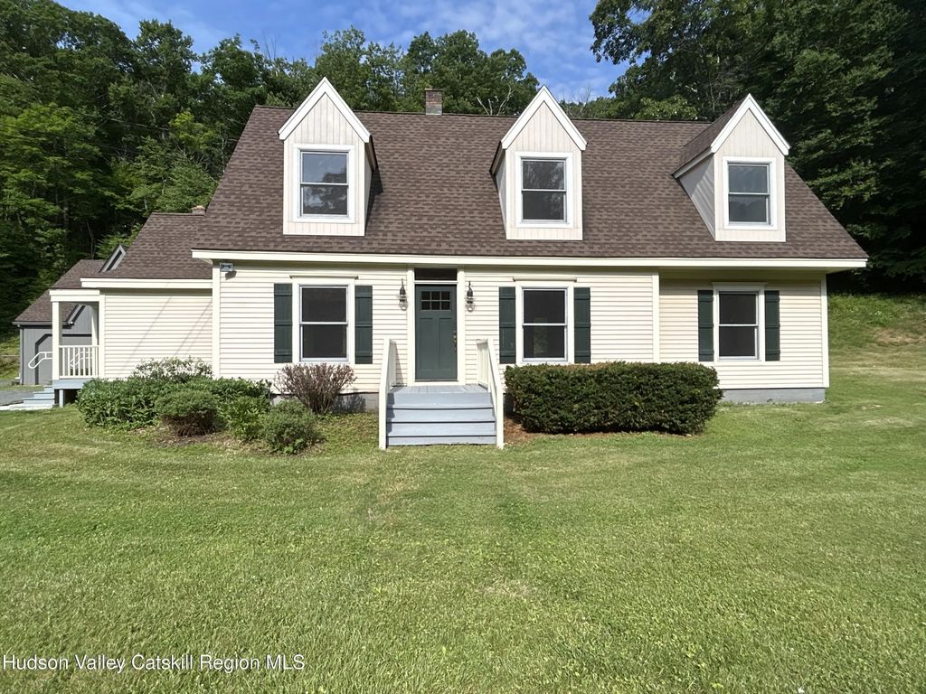 810 New York 343, Dover Plains