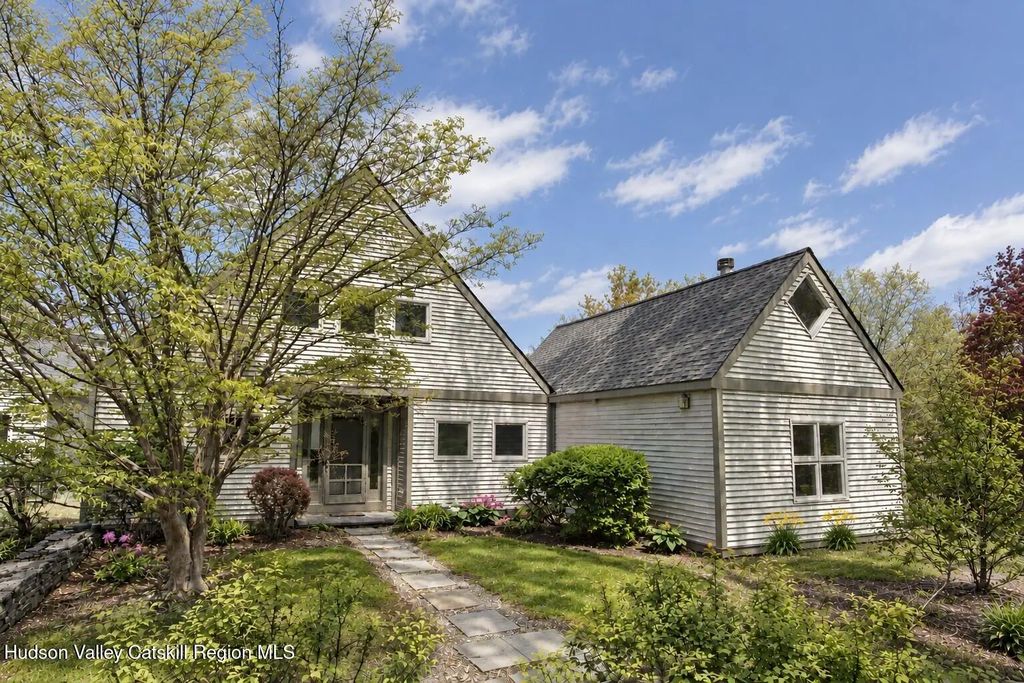 322 Arcadia Drive, Ancramdale