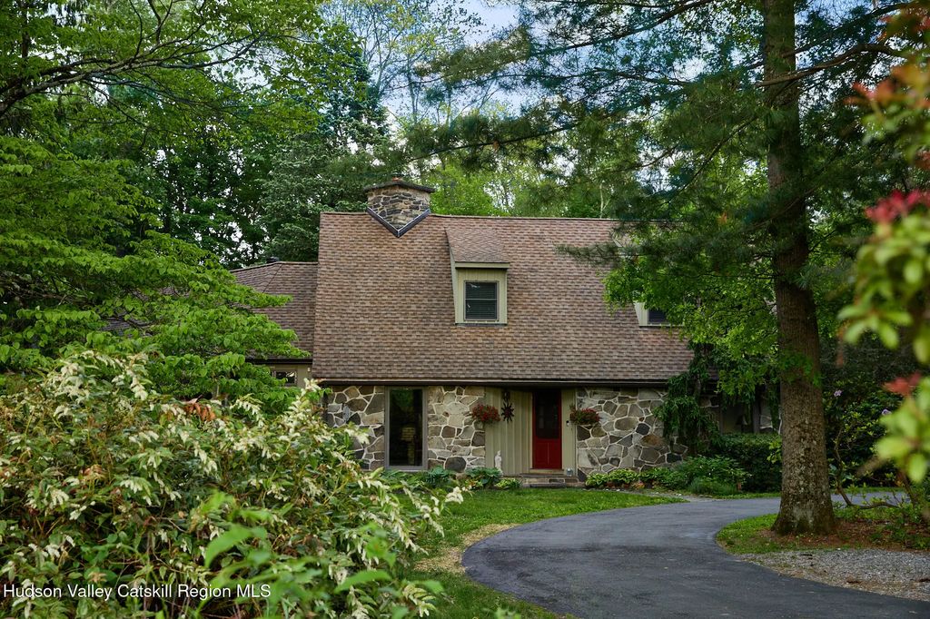 96 Plains Road, New Paltz