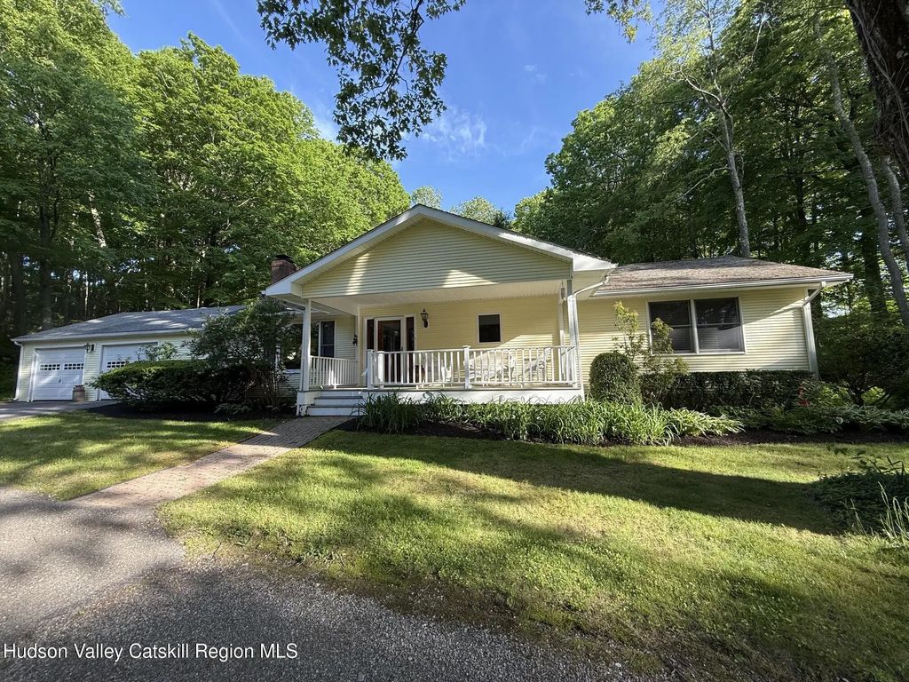 230 Cooper Road, Millerton