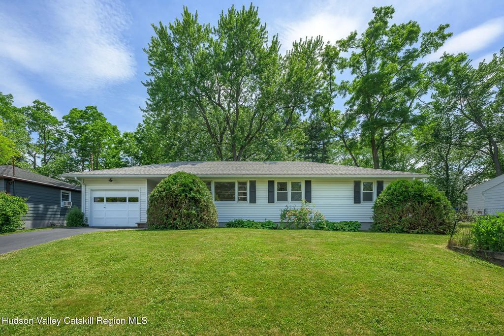 19 James Street, Hudson