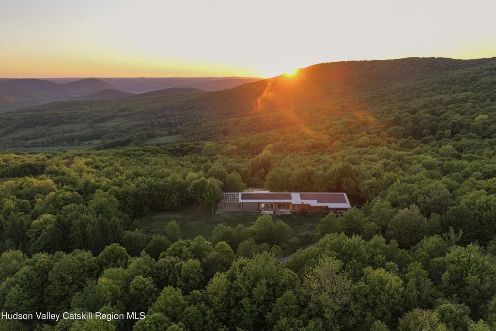 1199 W Highland Road, Hobart