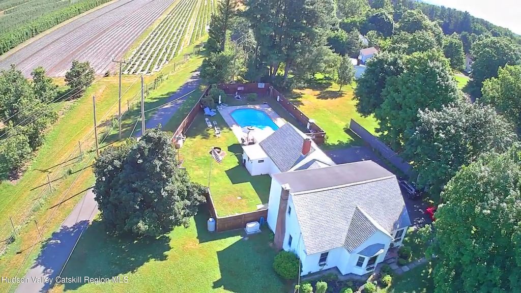 26 Eichybush Road, Kinderhook