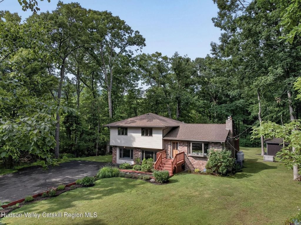 11 Mary Lou Lane, Shokan