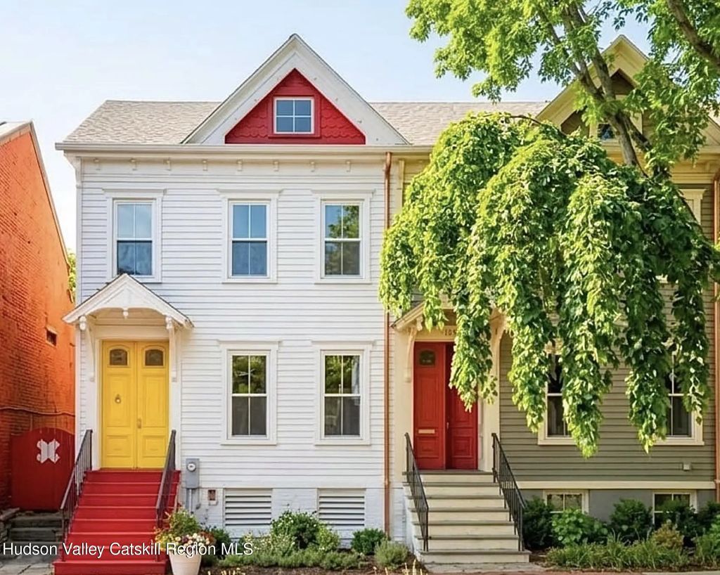 556 State Street, Hudson