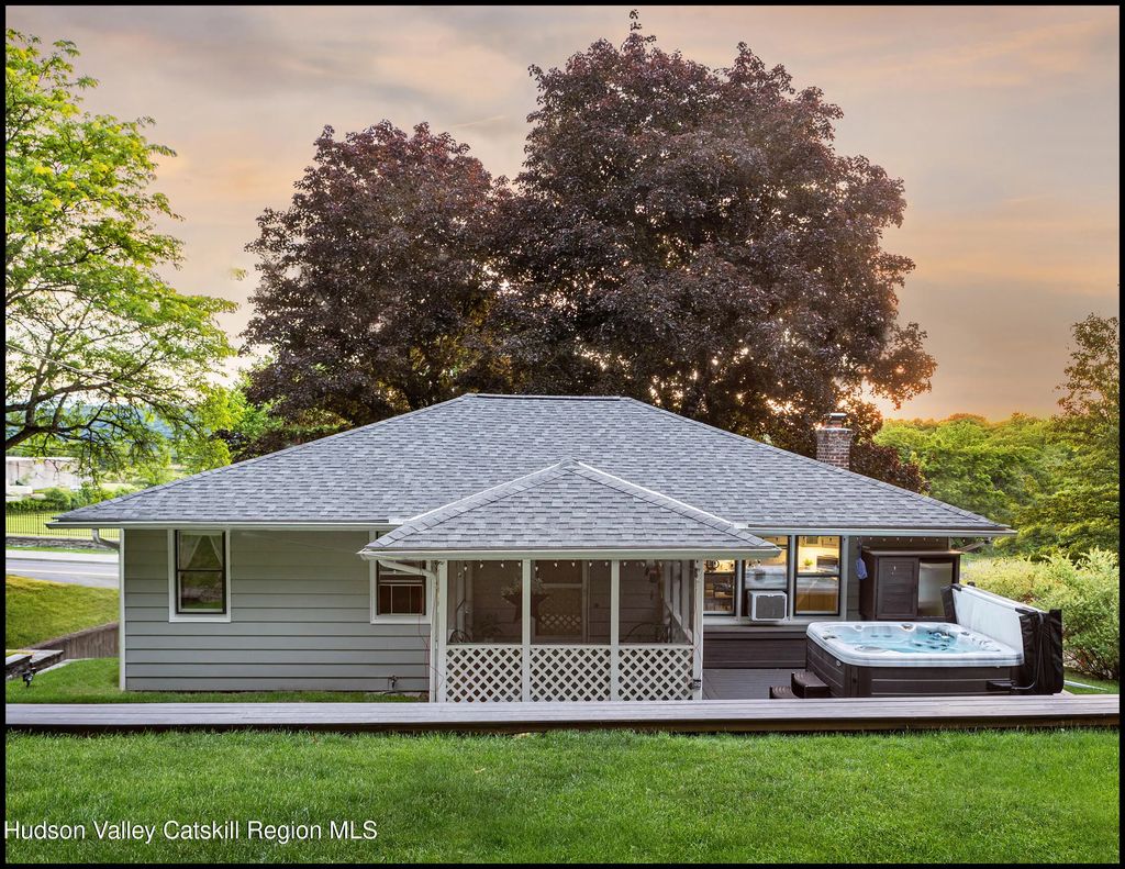 84 Worth Avenue, Hudson