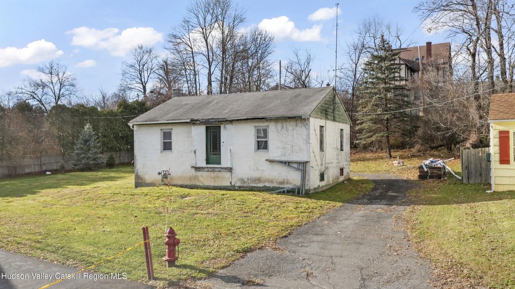 11 W Marie Street, Hudson