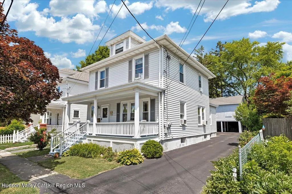 10 Oakwood Boulevard, Hudson