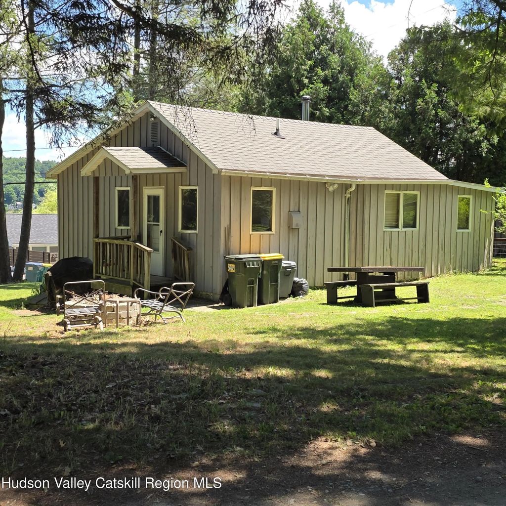 81 Sw Colony Road, Hillsdale