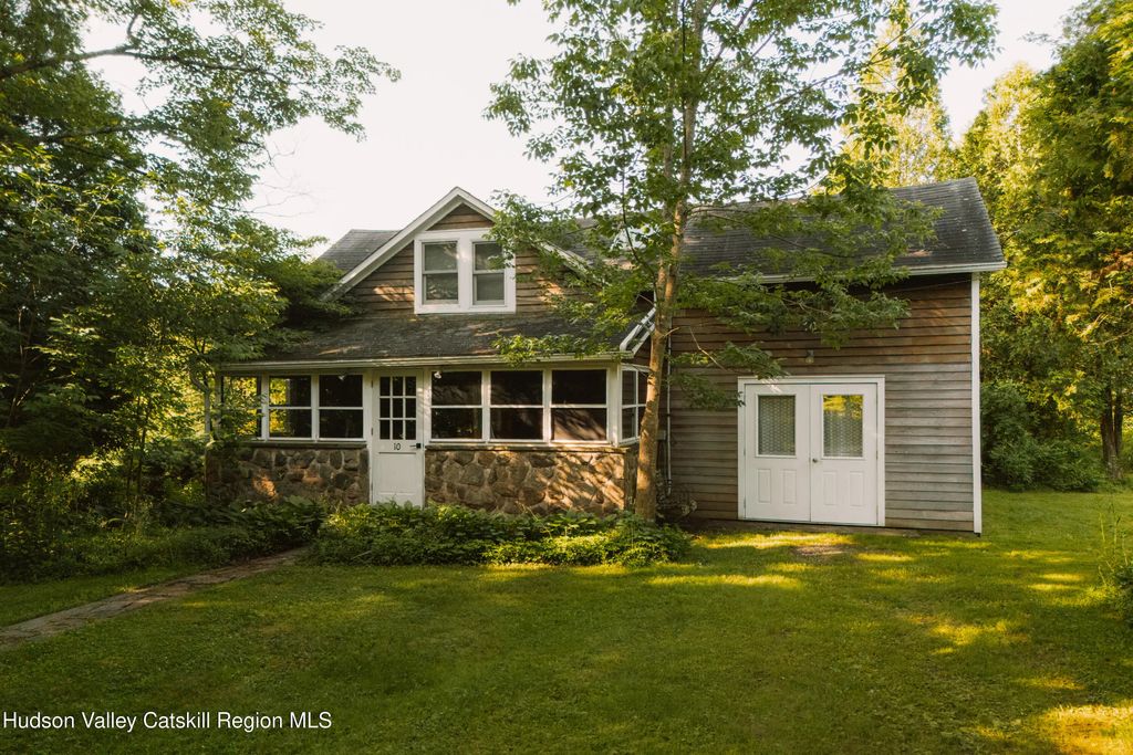10 Elk Point Road, Livingston Manor
