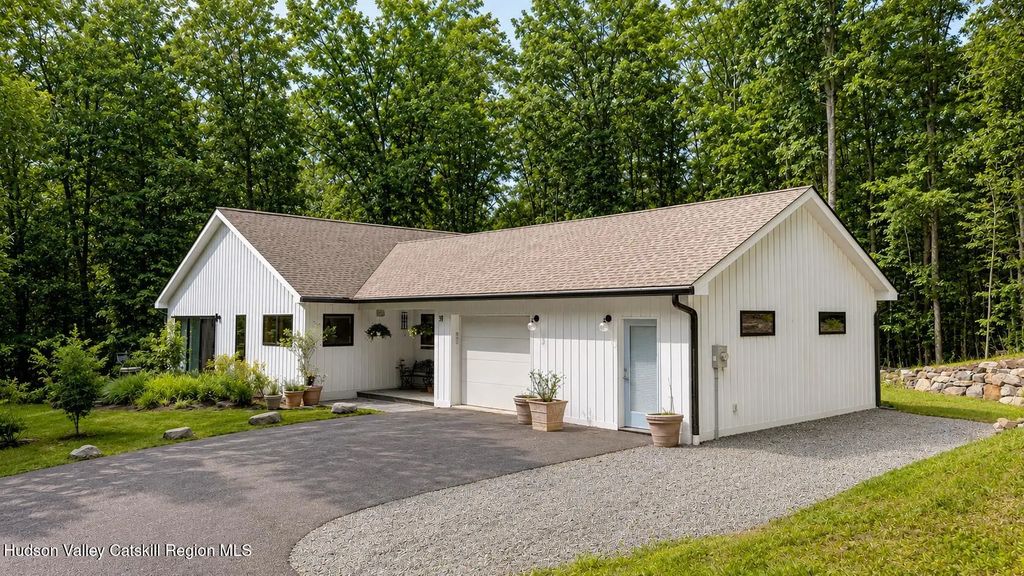 31 Millbrook Road, New Paltz
