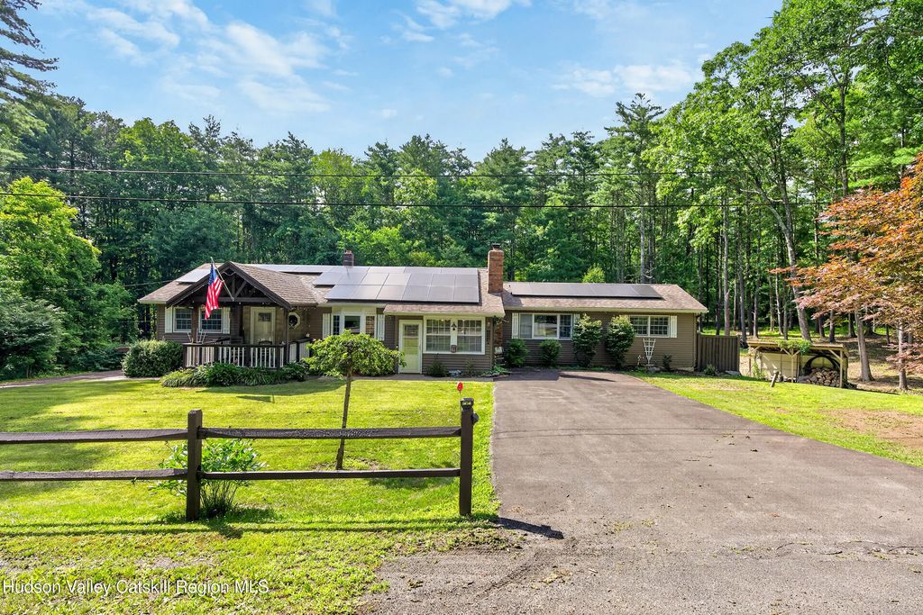 415 Carter Bridge Road, Freehold