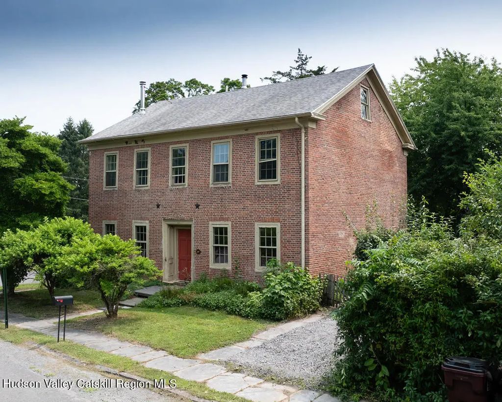 39 N Warren Street, Athens