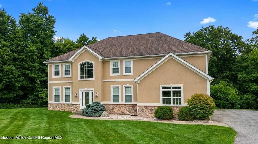 67 Rodeo Drive, Hopewell Junction