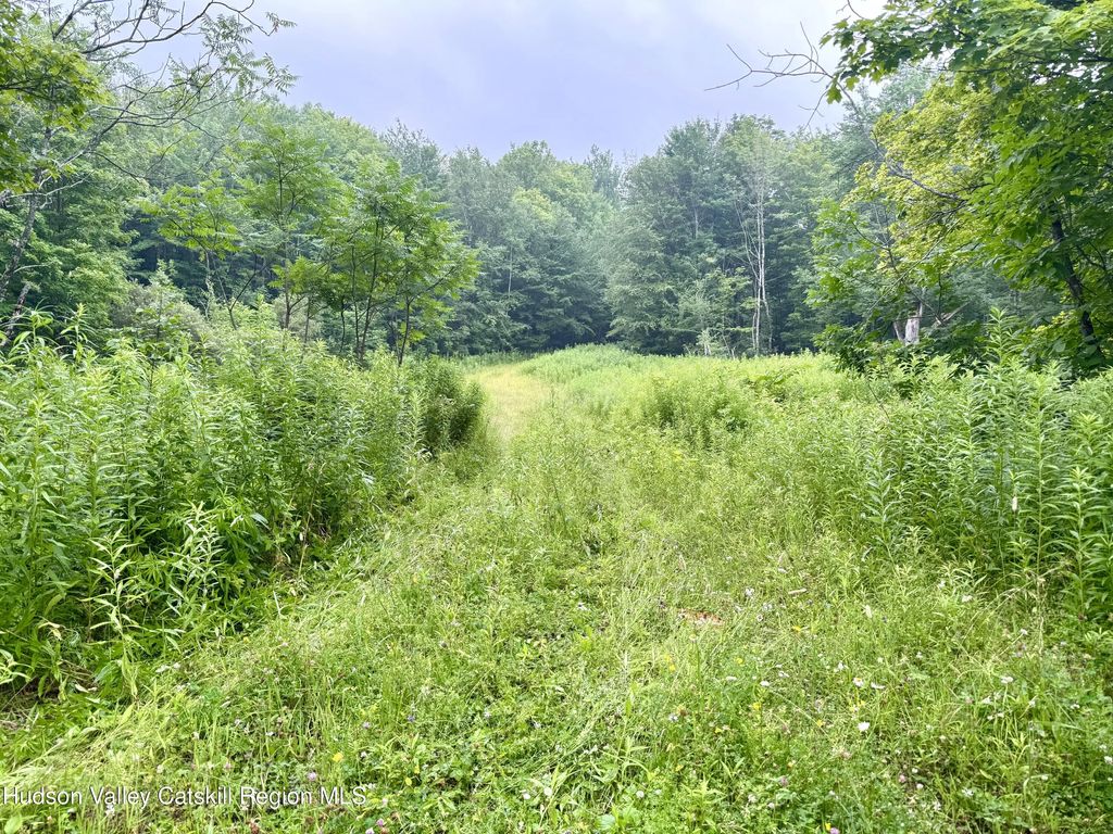 174 High Peak Road, Windham